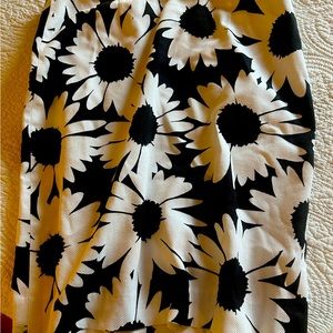 Black and white daisy skirt